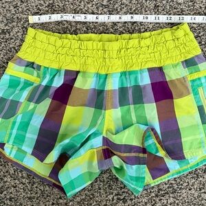 Lululemon Tracker Shorts Women Size 8 Foxy Plaid